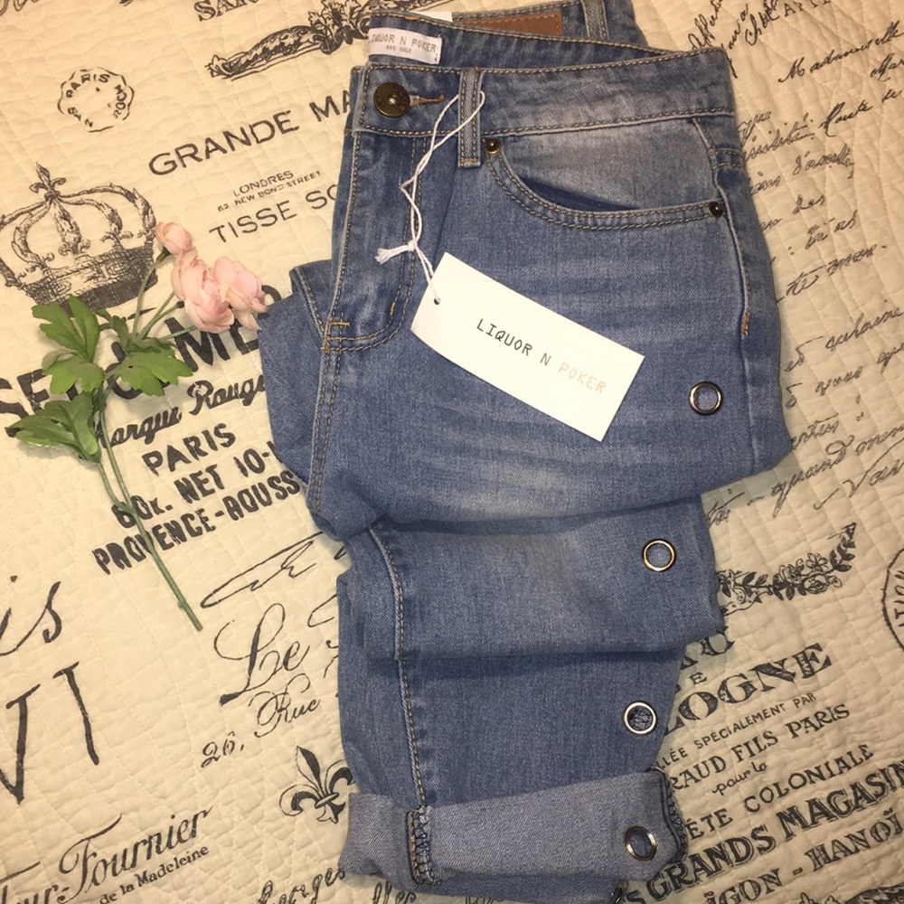 NWT Eyelet detail mom jeans